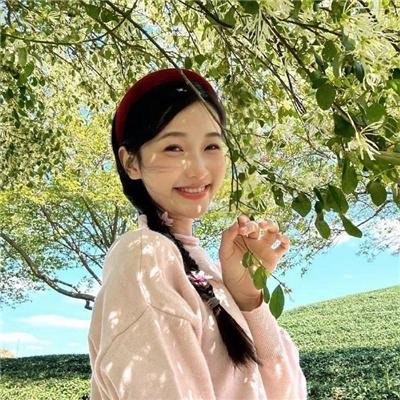 女孩爱跑步